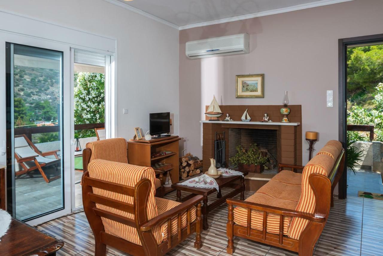 Saronic Seafront Villa Salamis Buitenkant foto